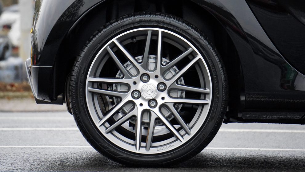 Cómo elegir la marca de neumáticos adecuada para su vehículo